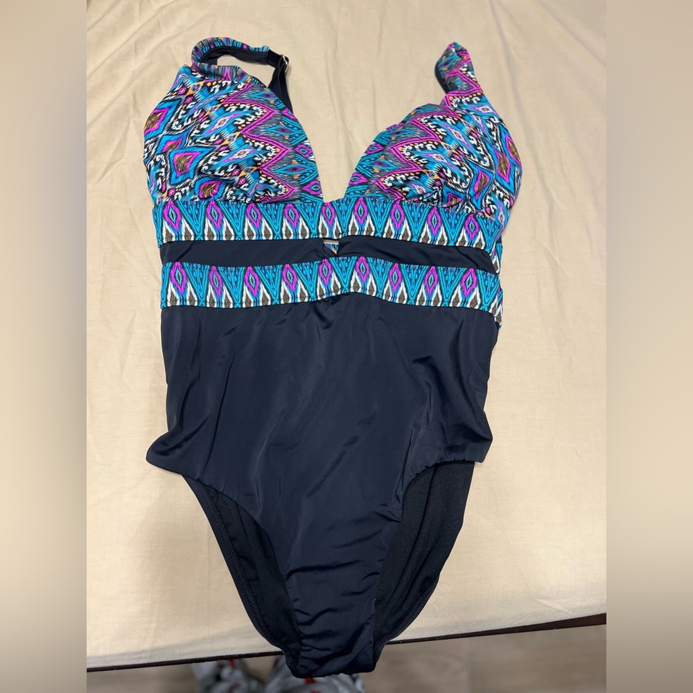 Brand new plunge line woman’s bathing suit by Swimsuits for All . Size 14